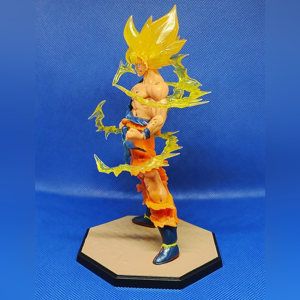 Dragon Ball Z Action Figure - Picture 2 of 5